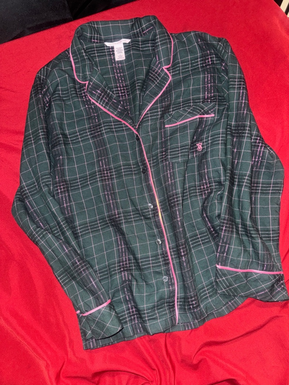 Victoria's Secret Dark Green Plaid Pajama Set with Pink Trim - Picture 3 of 6